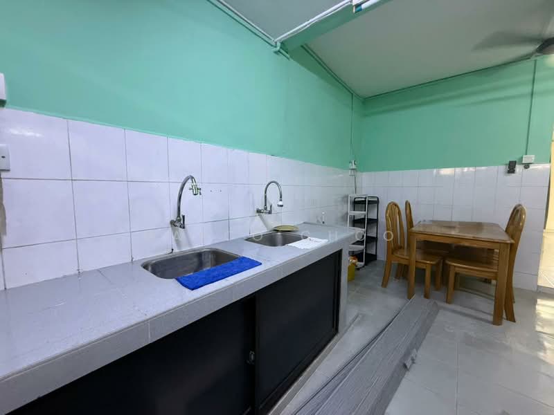 Jalan Teratai, Taman Johor Jaya untuk Untuk Disewa - RM 1,400 /bulan, Apr 2026 - Kitchen - PropertyGuru.com.my