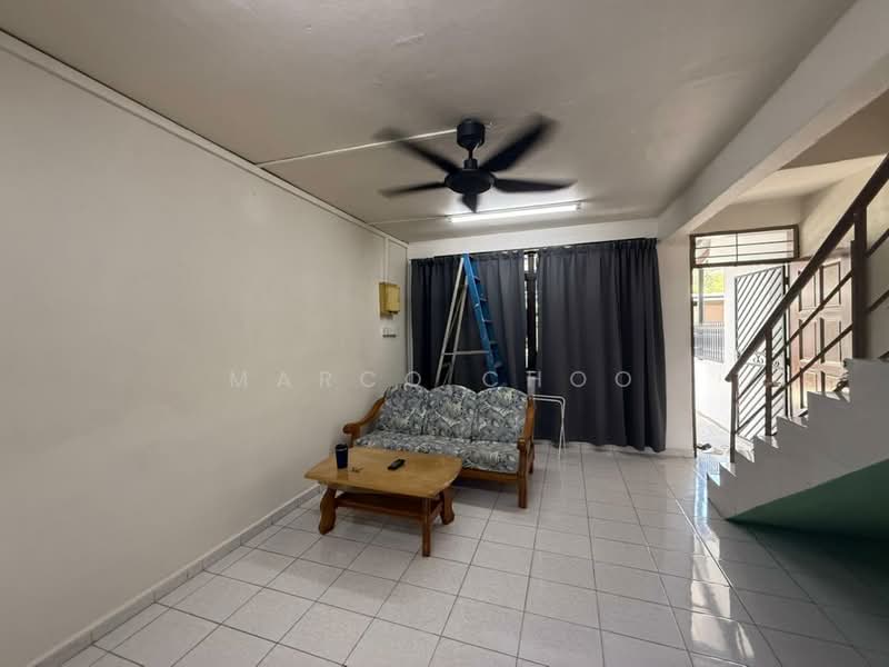 Jalan Teratai, Taman Johor Jaya untuk Untuk Disewa - RM 1,400 /bulan, Apr 2026 - Living Room - PropertyGuru.com.my