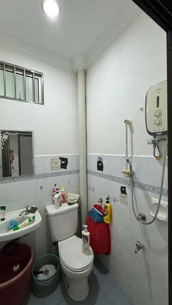 Terraced House for Sale in Taman Puteri Wangsa (Ulu Tiram) - Ray Kiang - Bathroom - PropertyGuru.com.my