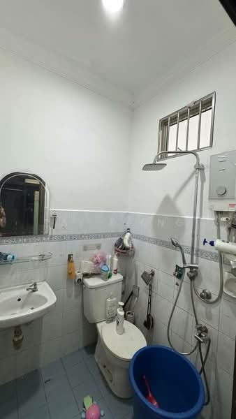 Terraced House for Sale in Taman Puteri Wangsa (Ulu Tiram) - Ray Kiang - Bathroom - PropertyGuru.com.my