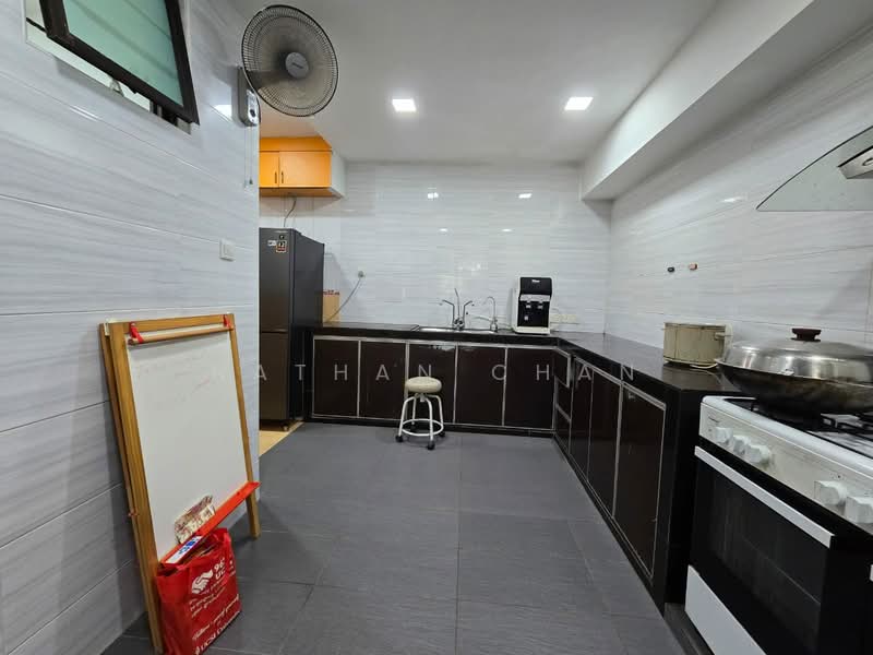 Cluster House for Sale in Austin Heights (Tebrau) - Nathan Chan - Kitchen - PropertyGuru.com.my