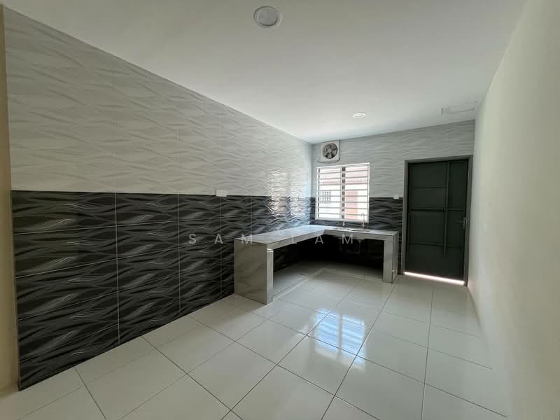 Taman Pengkalan Barat untuk Untuk Dijual - RM 428,000, Apr 2026 - Kitchen - PropertyGuru.com.my