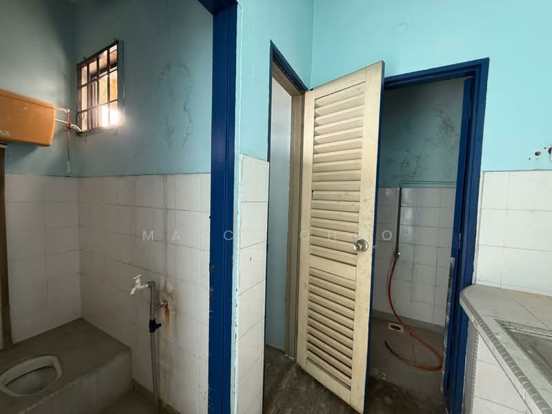 Shop for Rent in Ulu Tiram (Johor) - Marco Choo - Bathroom - PropertyGuru.com.my