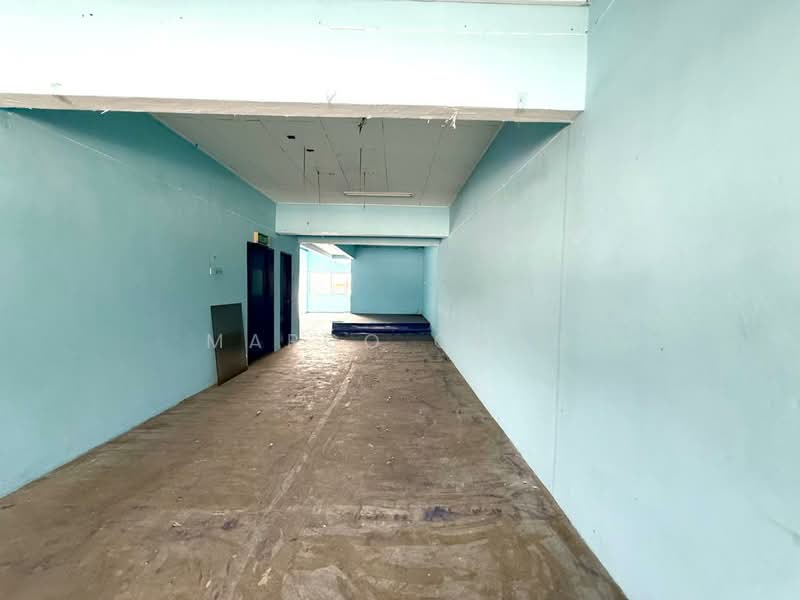 Shop for Rent in Ulu Tiram (Johor) - Marco Choo - Corridor - PropertyGuru.com.my
