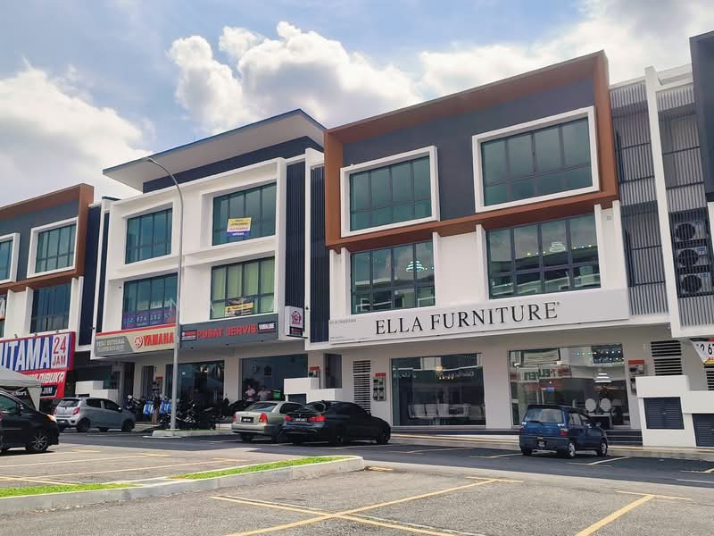 Kedai untuk Disewa di Bandar Seri Putra (Bangi) - Natalie Loke - Exterior - PropertyGuru.com.my