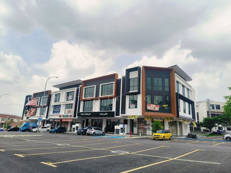 Kedai untuk Disewa di Bandar Seri Putra (Bangi) - Natalie Loke - Exterior - PropertyGuru.com.my