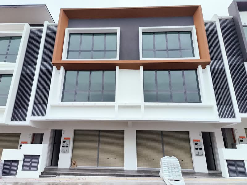 Kedai untuk Disewa di Bandar Seri Putra (Bangi) - Natalie Loke - Exterior - PropertyGuru.com.my