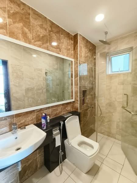 Service Residence for Sale at Paragon Residences @ Straits View - Darryl Kee - Bathroom - PropertyGuru.com.my