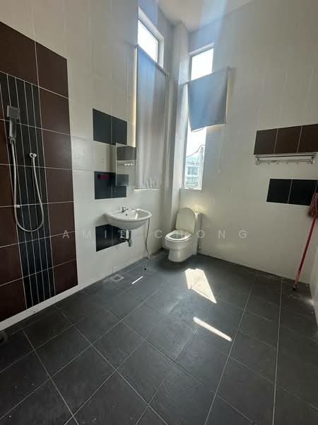 Klebang Double Storey Bungalow Facing Field For Sale untuk Untuk Dijual - RM 588,000, Apr 2026 - Bathroom - PropertyGuru.com.my