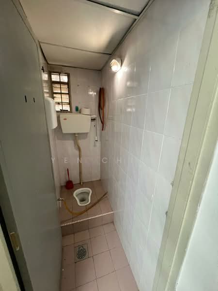 Shop / Office for Rent in Bandar Menjalara (Kuala Lumpur) - Yen Ching - Bathroom - PropertyGuru.com.my