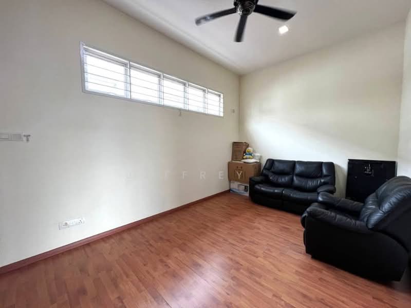 2.5-storey Terraced House for Sale in Bandar Seri Alam (Masai) - Jaffrey . - Living Room - PropertyGuru.com.my