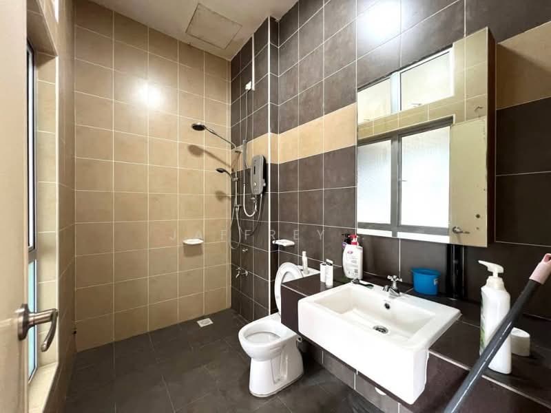 2.5-storey Terraced House for Sale in Bandar Seri Alam (Masai) - Jaffrey . - Bathroom - PropertyGuru.com.my