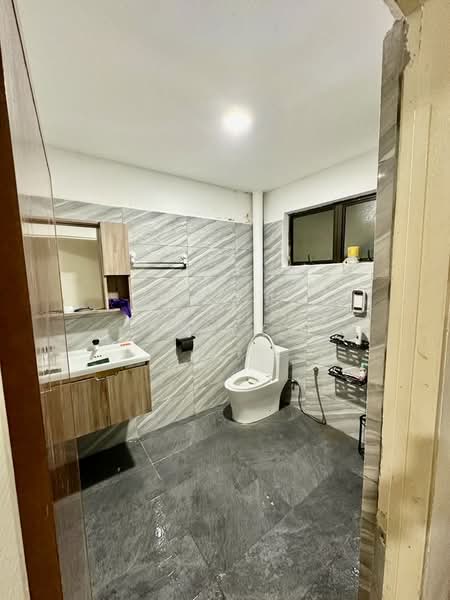 1-storey Terraced House for Sale in Taman Sri Skudai (Skudai) - Janice . - Bathroom - PropertyGuru.com.my