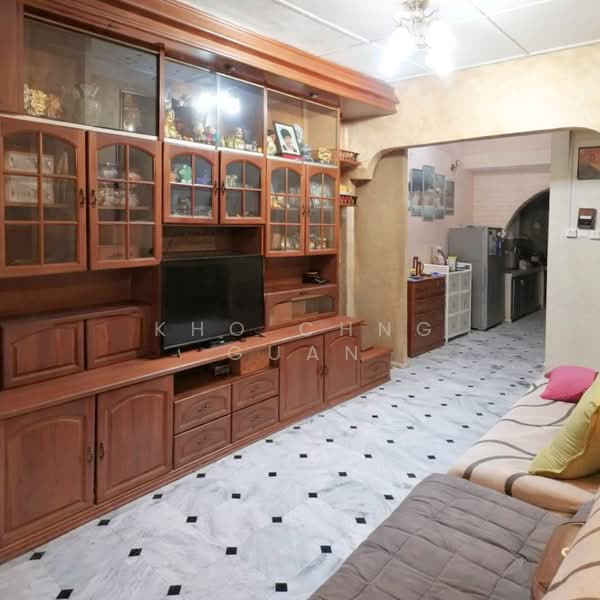 1-storey Terraced House for Sale in Taman Bukit Kuchai (Bandar Kinrara) - Kho Chng Guan - Living Room - PropertyGuru.com.my