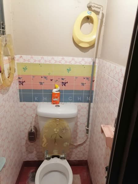1-storey Terraced House for Sale in Taman Bukit Kuchai (Bandar Kinrara) - Kho Chng Guan - Bathroom - PropertyGuru.com.my