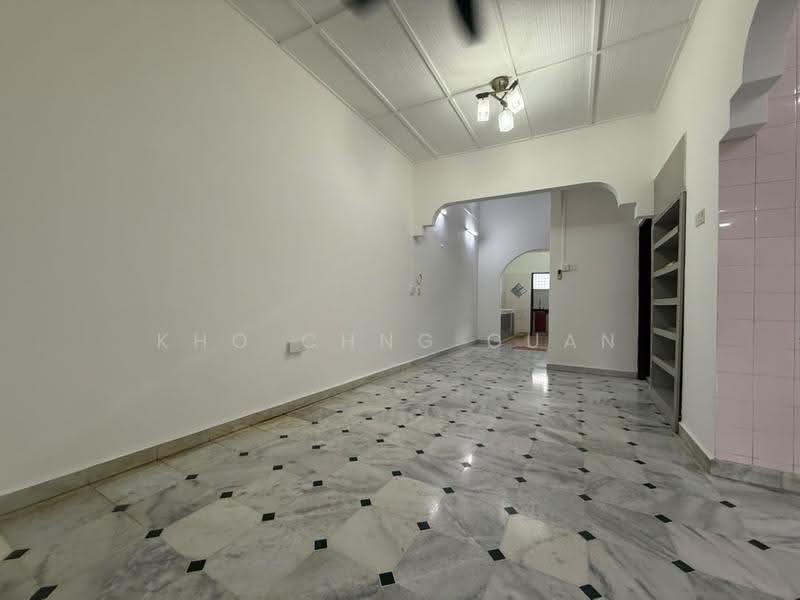 Rumah Teres 1-Tingkat untuk Dijual di Taman Bukit Kuchai (Bandar Kinrara) - Kho Chng Guan - Living Room - PropertyGuru.com.my