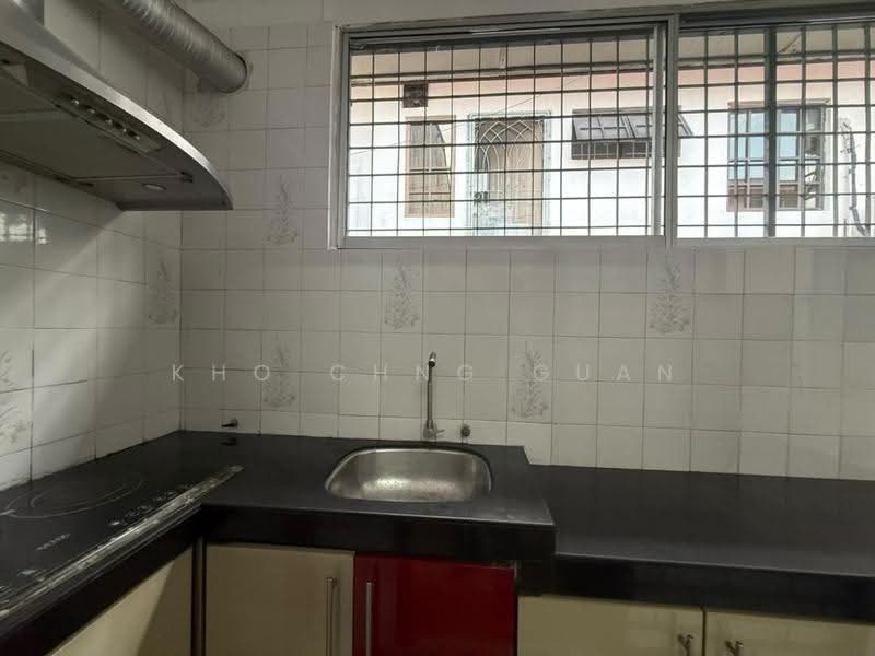 Rumah Teres 1-Tingkat untuk Dijual di Taman Bukit Kuchai (Bandar Kinrara) - Kho Chng Guan - Kitchen - PropertyGuru.com.my