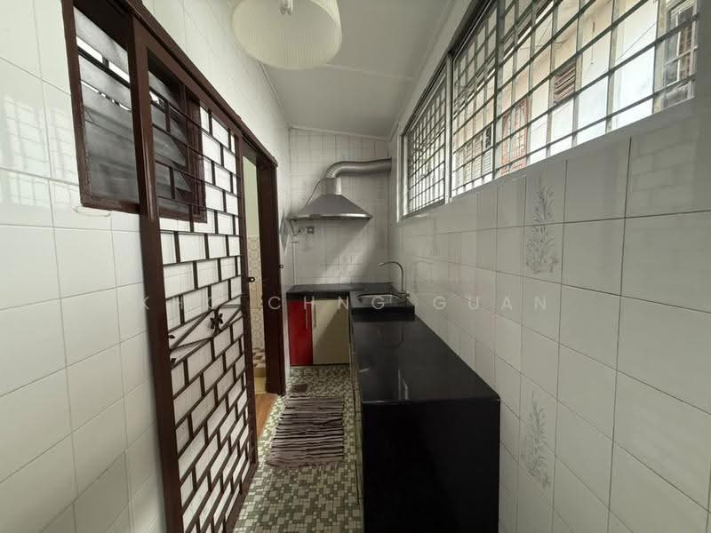 Rumah Teres 1-Tingkat untuk Dijual di Taman Bukit Kuchai (Bandar Kinrara) - Kho Chng Guan - Kitchen - PropertyGuru.com.my