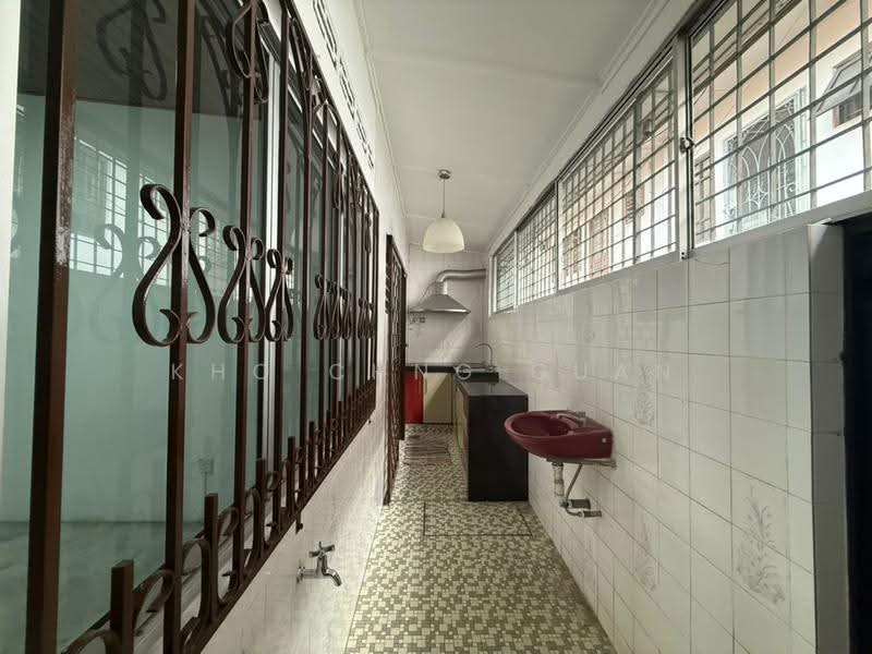 Rumah Teres 1-Tingkat untuk Dijual di Taman Bukit Kuchai (Bandar Kinrara) - Kho Chng Guan - Kitchen - PropertyGuru.com.my