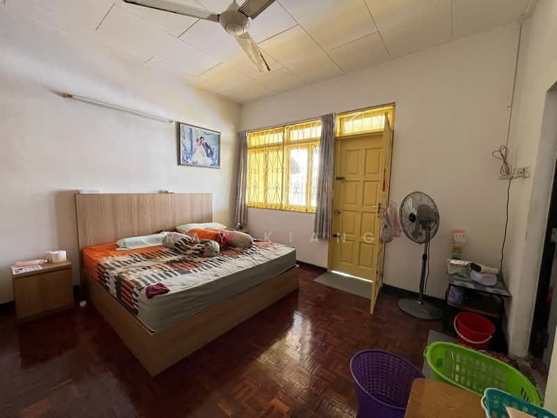 2-storey Terraced House for Sale in Taman Tasek (Johor Bahru) - Ray Kiang - Bedroom - PropertyGuru.com.my