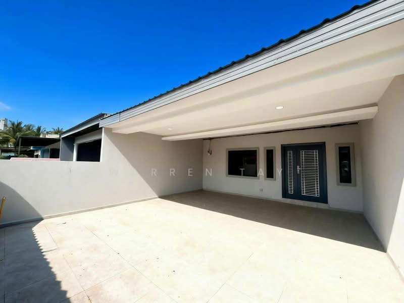 1-storey Terraced House for Sale in Gelang Patah (Johor) - Warren Tay - Exterior - PropertyGuru.com.my
