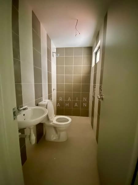 Service Residence for Sale at Residensi Emas - Noraini Dahan - Bathroom - PropertyGuru.com.my