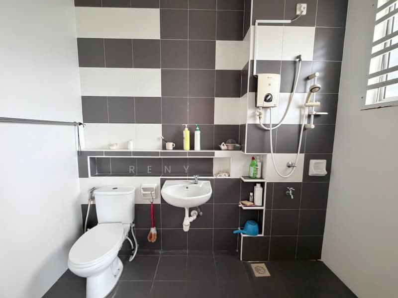 Taman Setia Indah untuk Untuk Dijual - RM 750,000, Mac 2026 - Bathroom - PropertyGuru.com.my