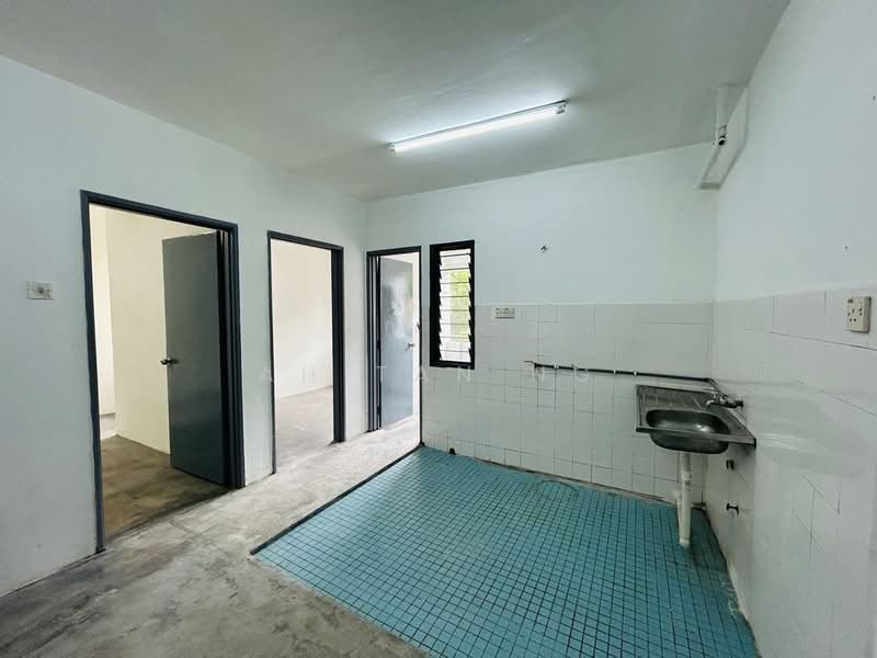 Apartment for Sale at Pangsapuri Sri Nervillia - Ah Tan Ng - Kitchen - PropertyGuru.com.my