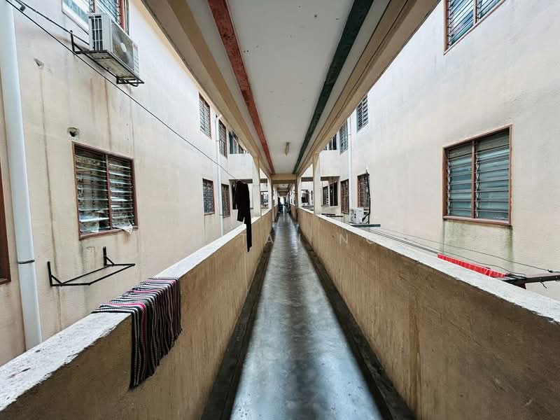 Apartment for Sale at Pangsapuri Sri Nervillia - Ah Tan Ng - Corridor - PropertyGuru.com.my
