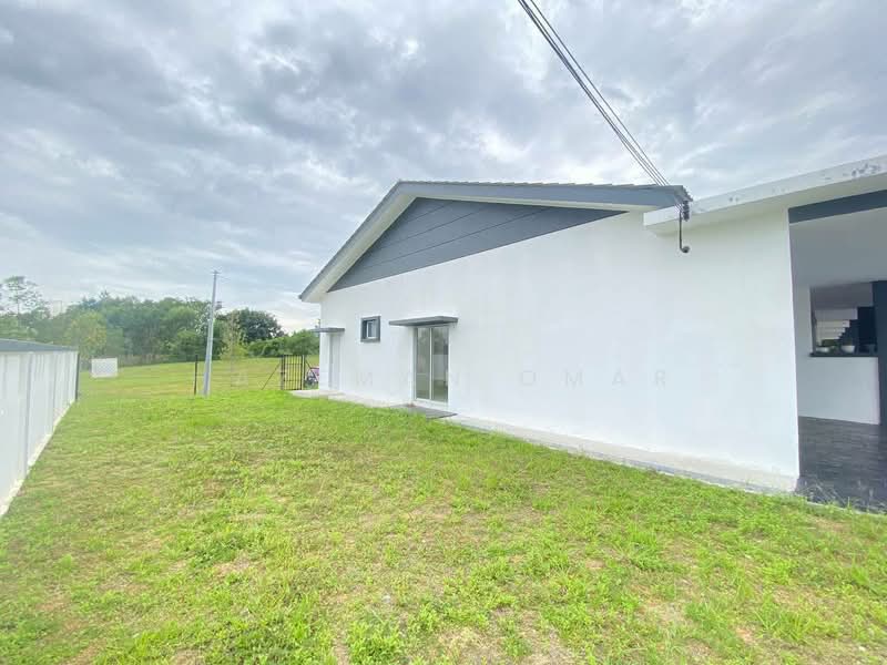 1-storey Terraced House for Sale in Seremban 2 (Negeri Sembilan) - Hazeman Omar - Exterior - PropertyGuru.com.my