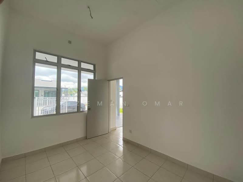 1-storey Terraced House for Sale in Seremban 2 (Negeri Sembilan) - Hazeman Omar - Interior - PropertyGuru.com.my