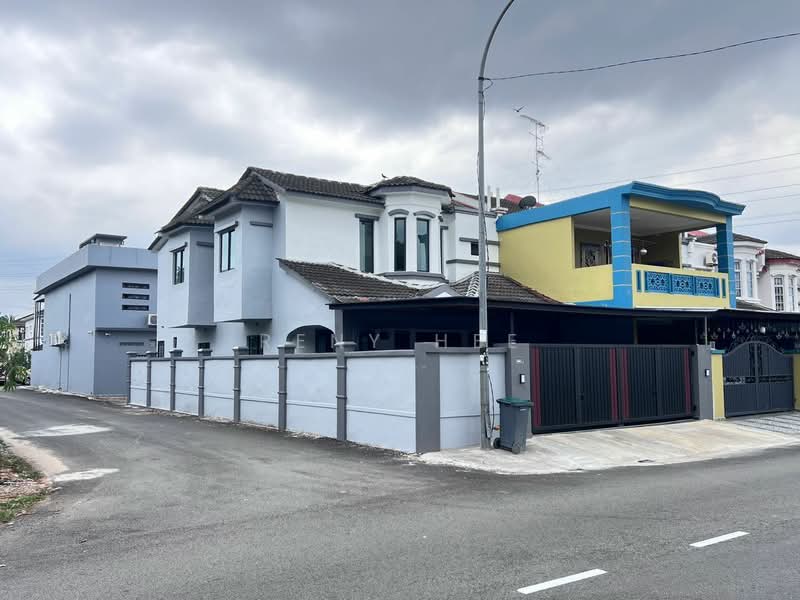 2-storey Terraced House for Sale in Bukit Indah (Iskandar Puteri (Nusajaya)) - Reny Hee - Exterior - PropertyGuru.com.my
