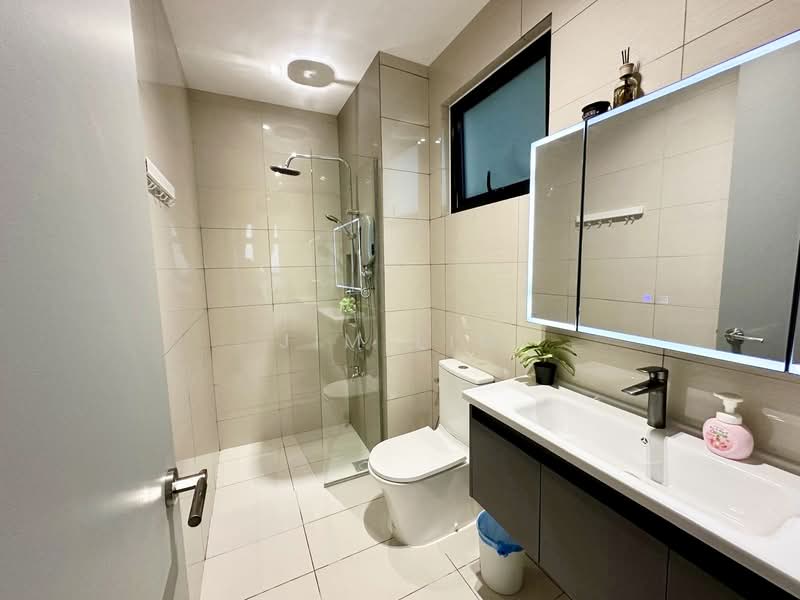 Service Residence for Sale at Paradigm Residence - Jim Lim - Bathroom - PropertyGuru.com.my