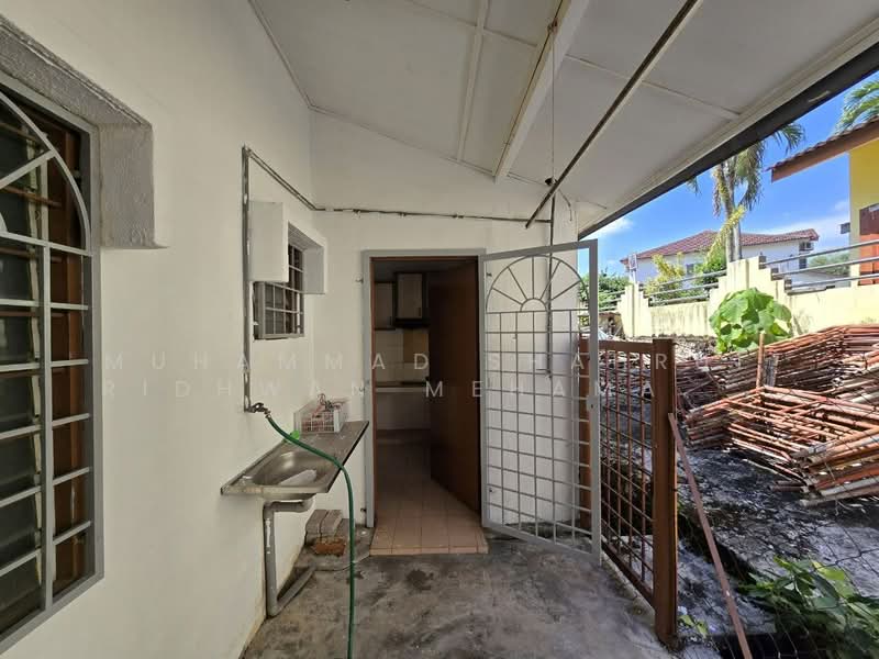 Taman Desa Mewah untuk Untuk Dijual - RM 465,000, Apr 2026 - Back Yard - PropertyGuru.com.my