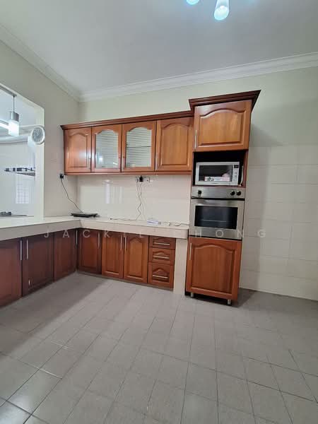 Rumah Teres 2 Tingkat untuk Disewa di Taman Overseas Union (Taman Oug) (Jalan Klang Lama (Old Klang Road)) - Jackie Chong - Kitchen - PropertyGuru.com.my