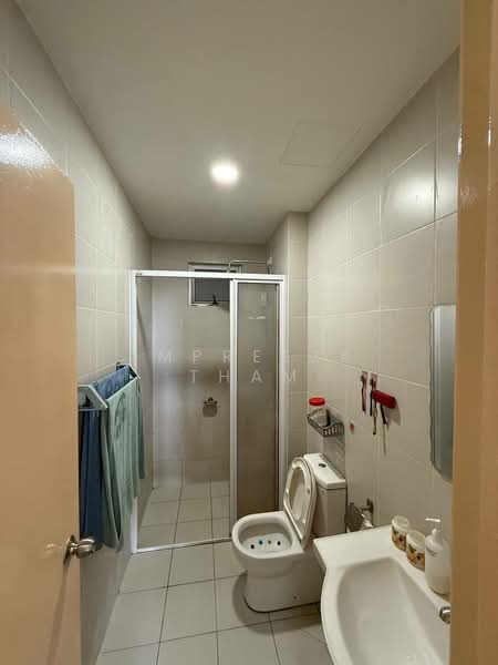 Service Residence for Sale at Meridin Bayvue Serviced Apartment - Impreeza Tham - Bathroom - PropertyGuru.com.my