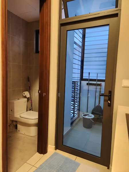 Condominium for Rent at Queens Residences Q2 @ Queens Waterfront - Apple Yeap - Bathroom - PropertyGuru.com.my