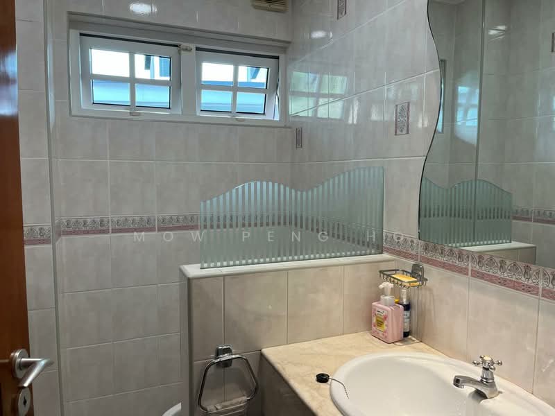 Bungalow for Sale in Taman TAR (Tun Abdul Razak) (Ampang) - Mow Peng Ho - Bathroom - PropertyGuru.com.my