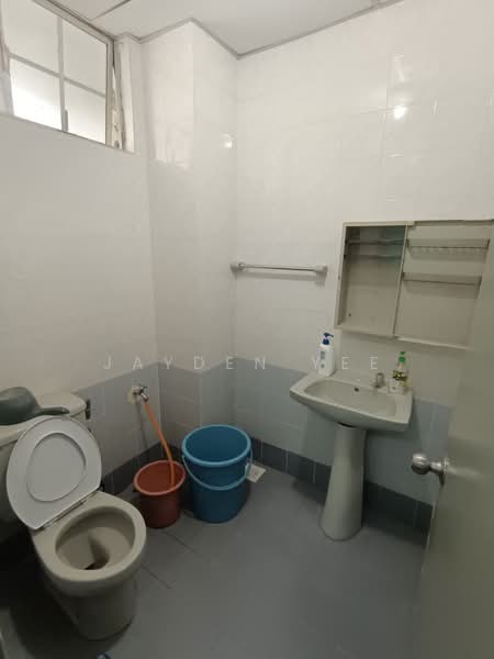 Condominium for Sale at Tiara Duta - Jayden Yee - Bathroom - PropertyGuru.com.my