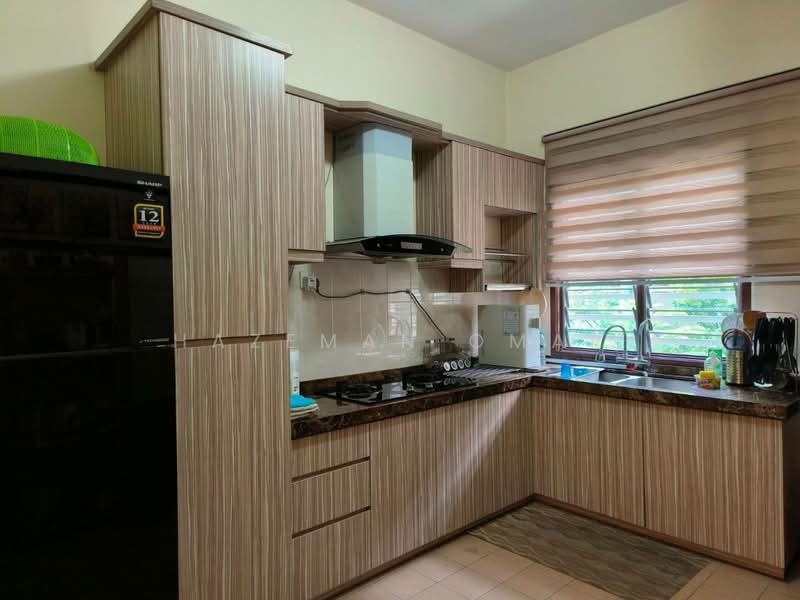 2-storey Terraced House for Sale in Rawang (Selangor) - Hazeman Omar - Kitchen - PropertyGuru.com.my