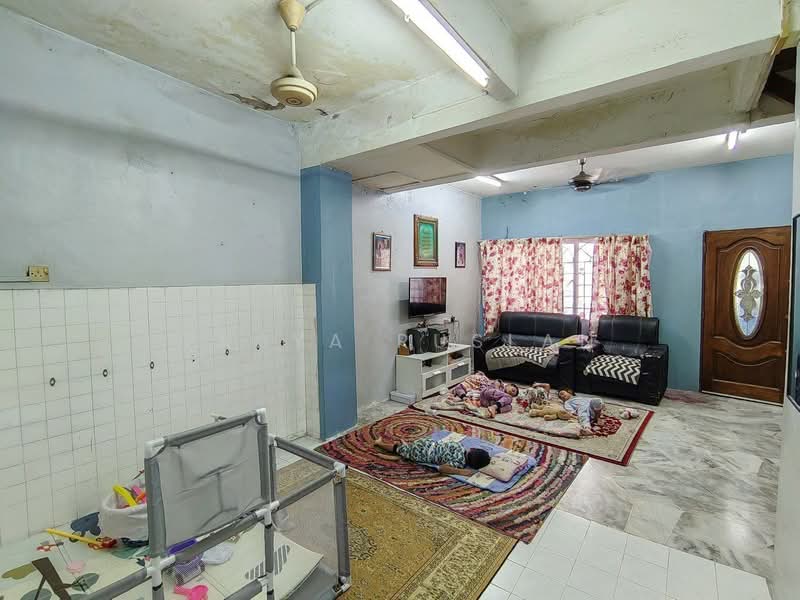 2-storey Terraced House for Sale in Desa Sri Jenaris (Kajang) - Tasya Ruslan - Living Room - PropertyGuru.com.my