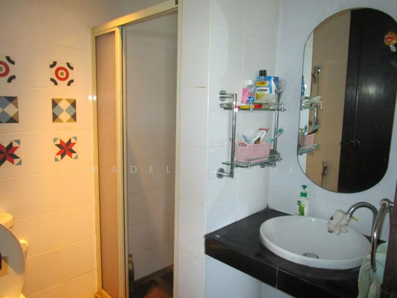 Condominium for Sale at Bangsar Puteri - Madeline Mok - Master Bathroom - PropertyGuru.com.my