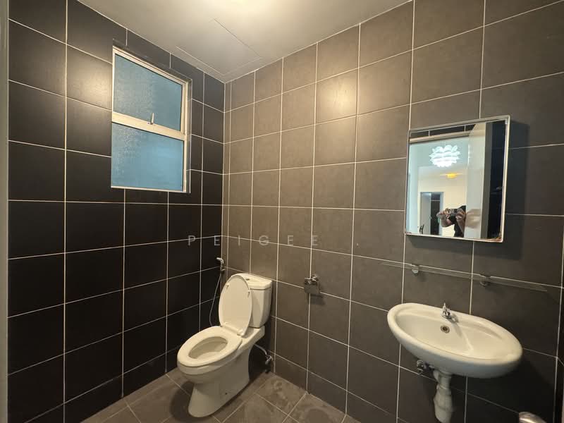 Service Residence for Rent at The Zizz @ Damansara North - PeiGee . - Bathroom - PropertyGuru.com.my