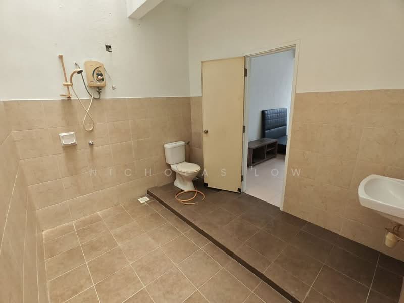 2-storey Terraced House for Rent in Setia Tropika (Johor Bahru) - Nicholas Low - Bathroom - PropertyGuru.com.my