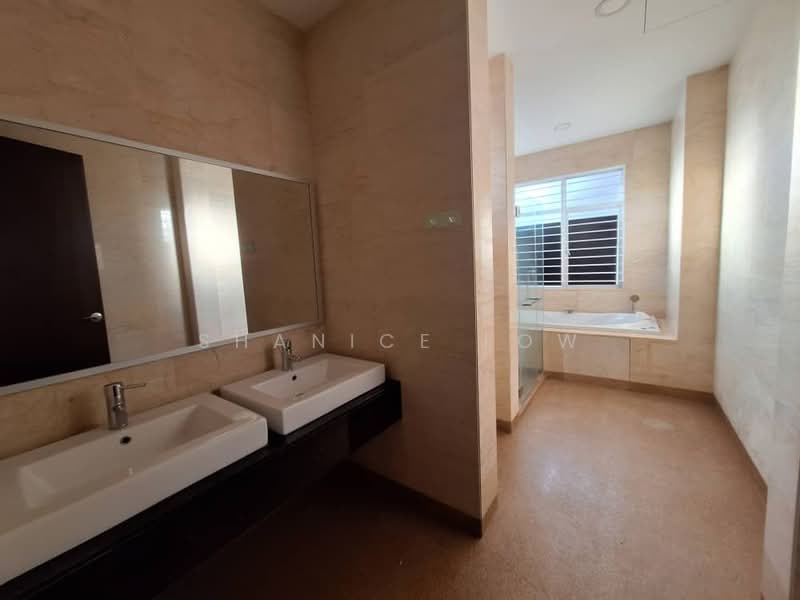 Bungalow for Rent in Bandar Puteri Puchong (Puchong) - Shanice Low - Bathroom - PropertyGuru.com.my