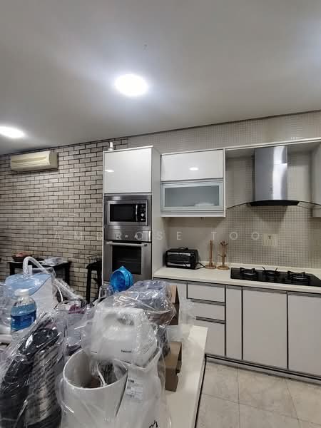 The Capsquare Residences untuk Untuk Dijual - RM 1,000,000, Mac 2026 - Kitchen - PropertyGuru.com.my