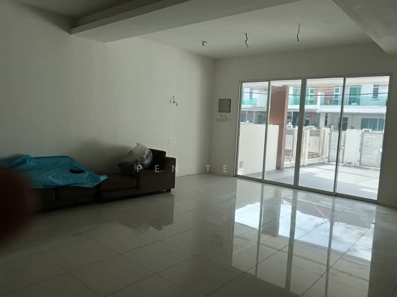 3-storey Terraced House for Sale in Taman Nyaman Indah (Balik Pulau) - Pen Teo - Living Room - PropertyGuru.com.my