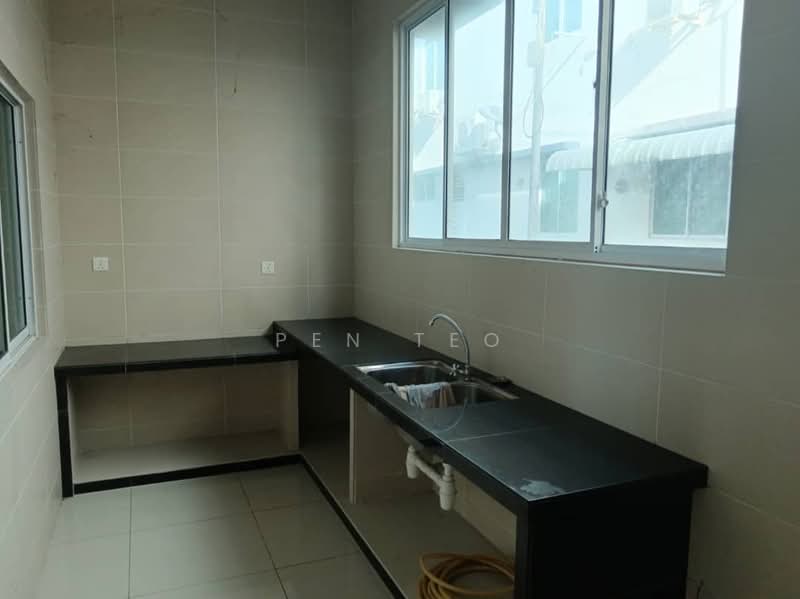 3-storey Terraced House for Sale in Taman Nyaman Indah (Balik Pulau) - Pen Teo - Kitchen  - PropertyGuru.com.my