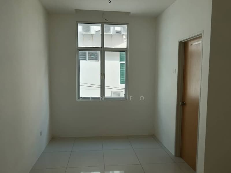 3-storey Terraced House for Sale in Taman Nyaman Indah (Balik Pulau) - Pen Teo - Bedroom  - PropertyGuru.com.my