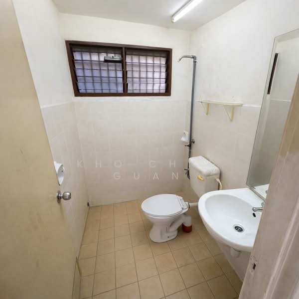 1-storey Terraced House for Sale in Taman Tasik Puchong (Puchong) - Kho Chng Guan - Bathroom - PropertyGuru.com.my
